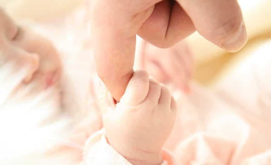 Coussin de naissance personnalisé: le cadeau parfait pour les nouveaux parents!